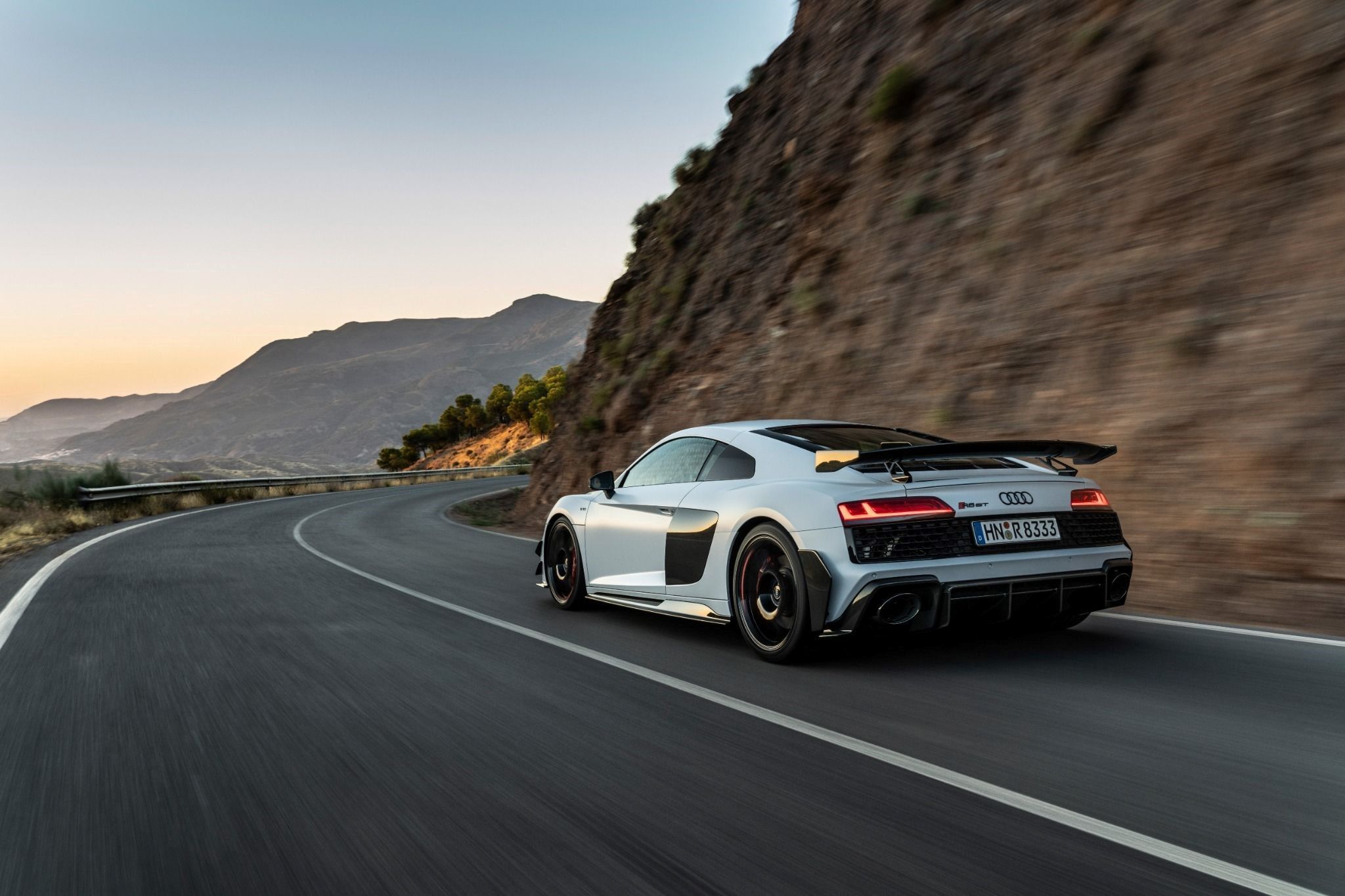 What you need to know about the R8 RWD GT
